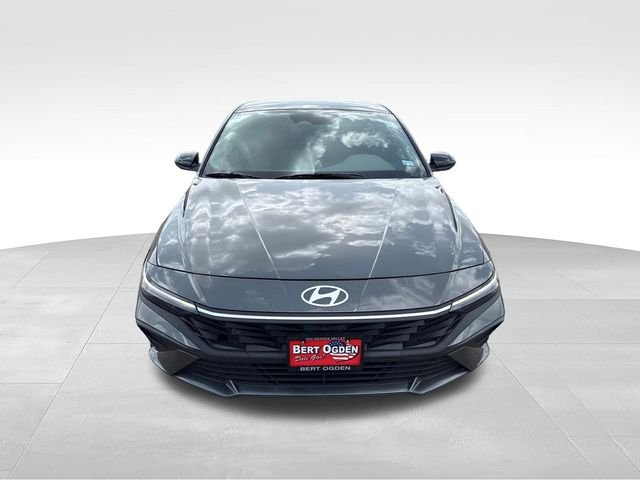 Used 2025 Gray Hyundai SEL Sport image 2