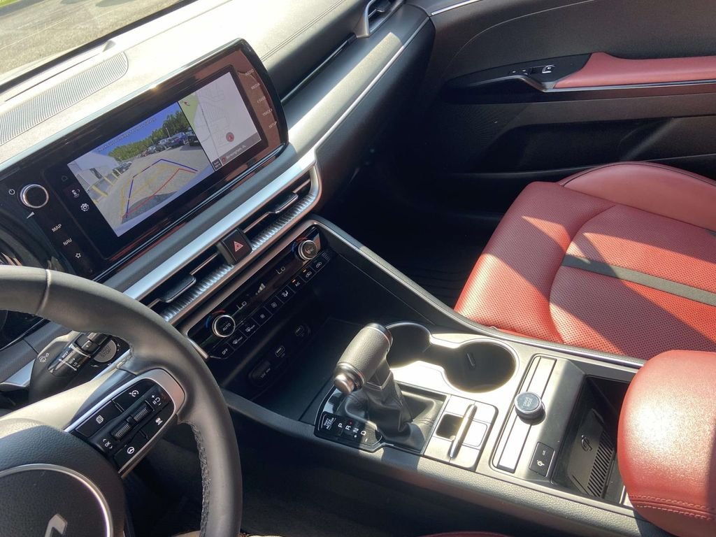 Used 2023 White Kia GT-Line image 26