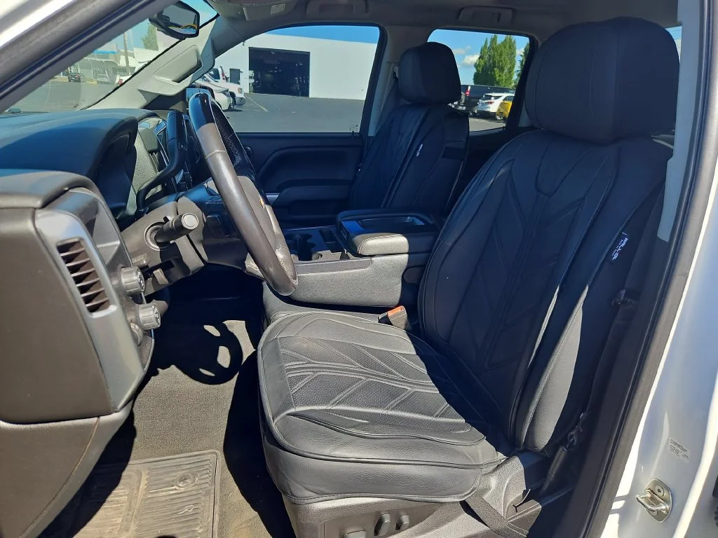 Used 2018 Summit White Chevrolet LT image 21