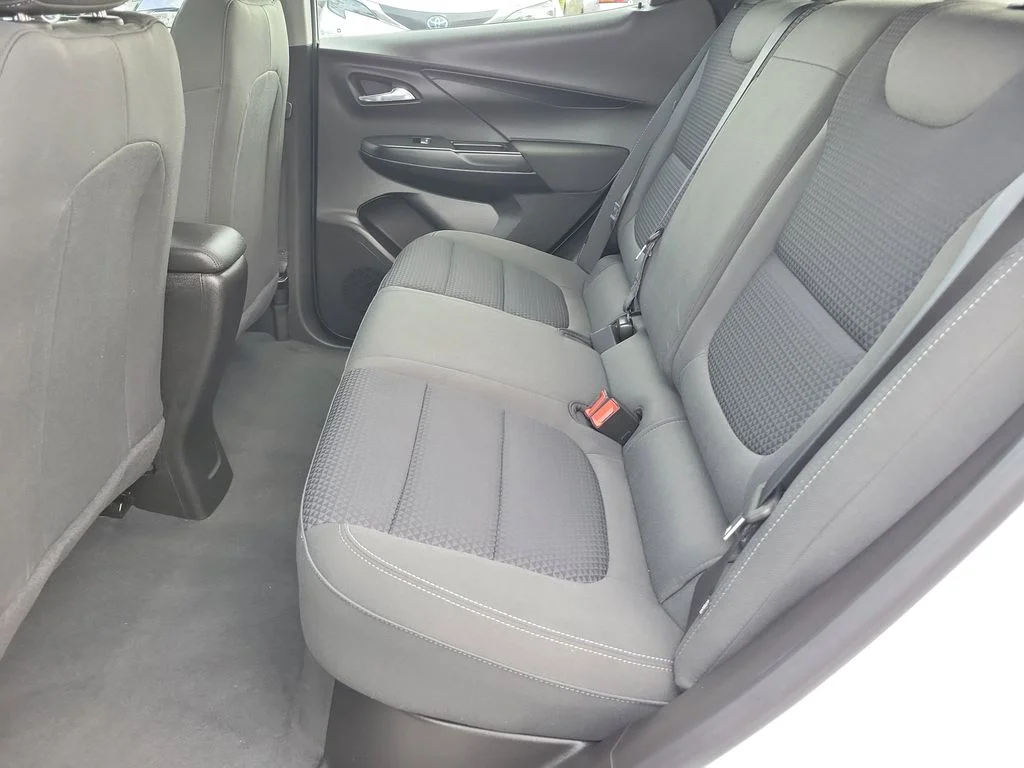 Used 2023 White Chevrolet 1LT image 12