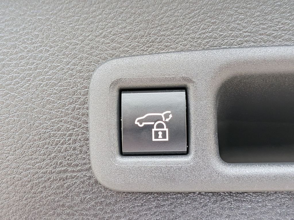 Used 2026  Toyota XLE image 34