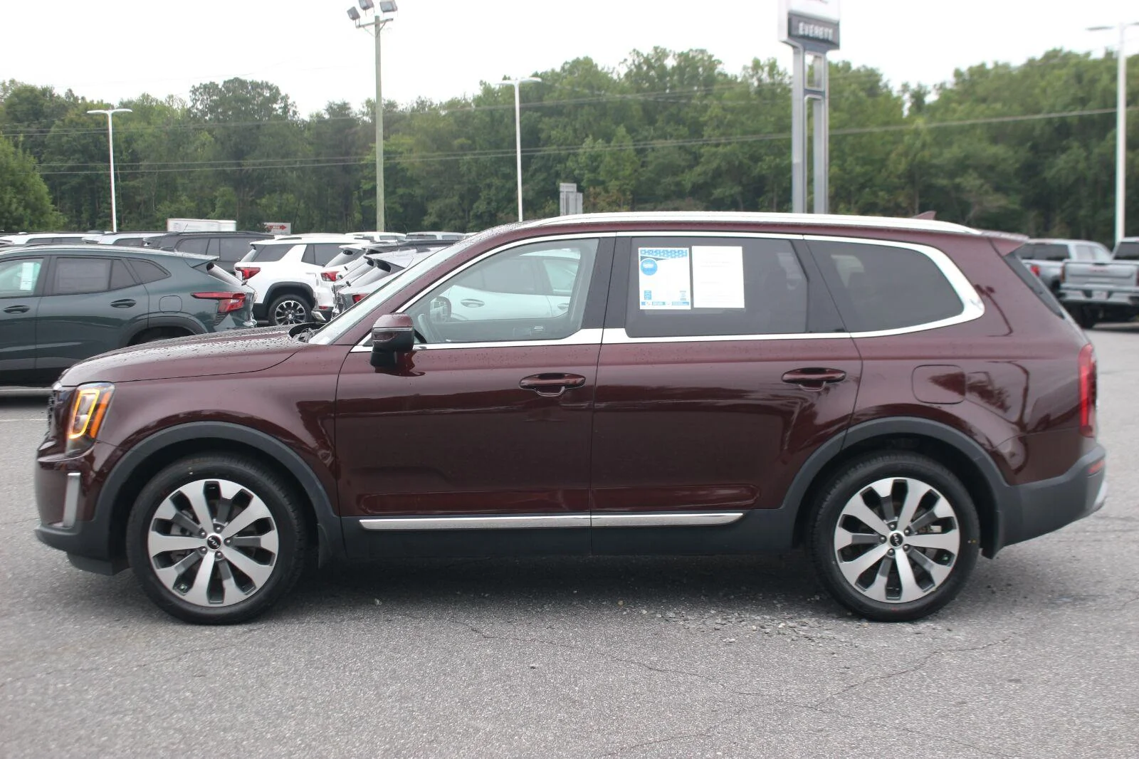 Used 2022 Sangria Kia EX image 4