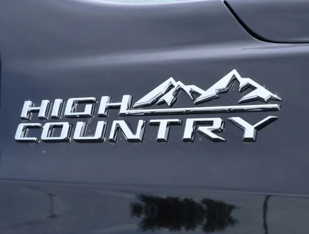 2026 Chevrolet Suburban High Country - Photo 6