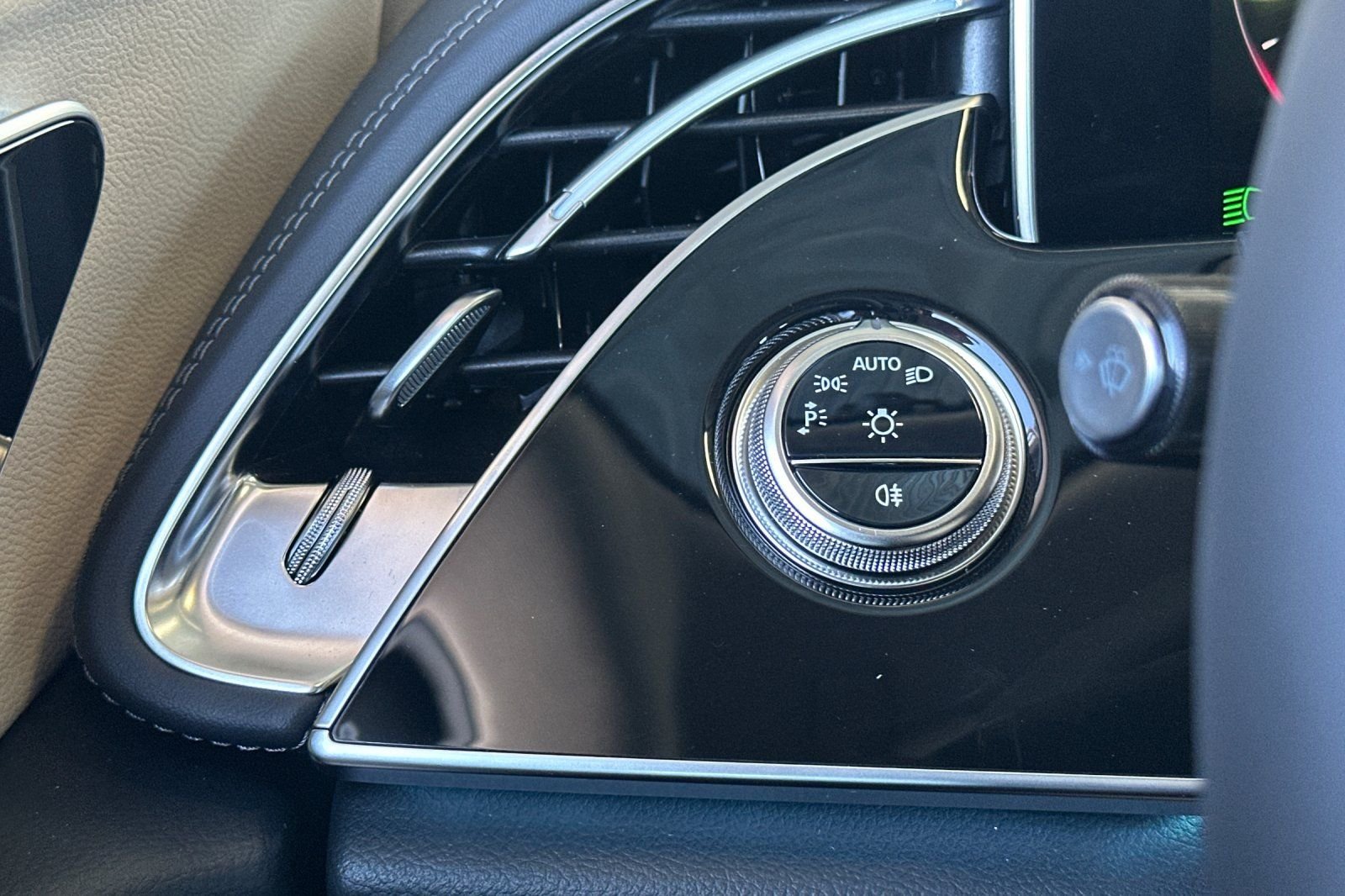2026 Mercedes-Benz E-Class E350 - Photo 28