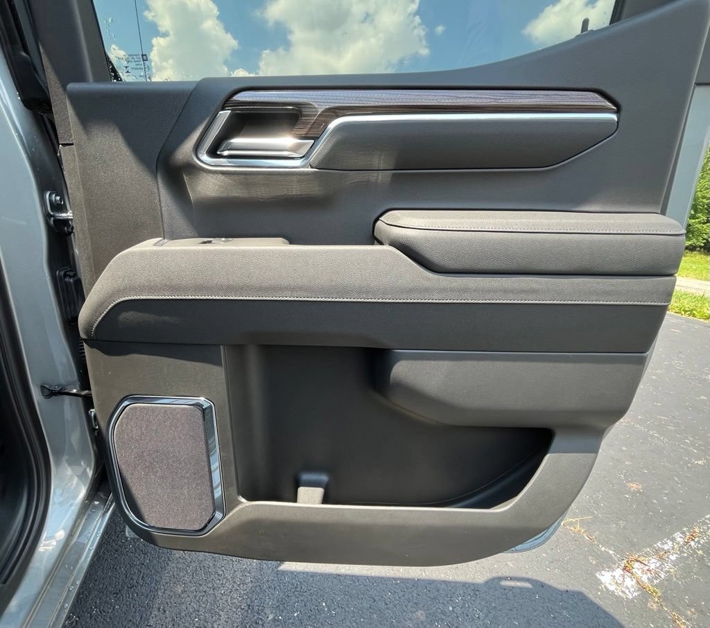 New 2026 Sterling Gray Metallic Chevrolet LT image 15