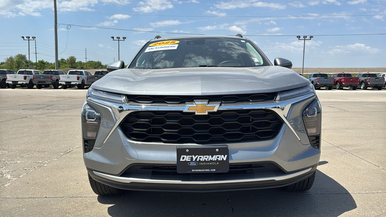 Used 2025 Gray Chevrolet LT image 4