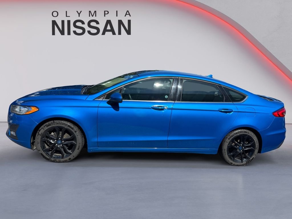 Used 2019 Blue Ford SE image 3
