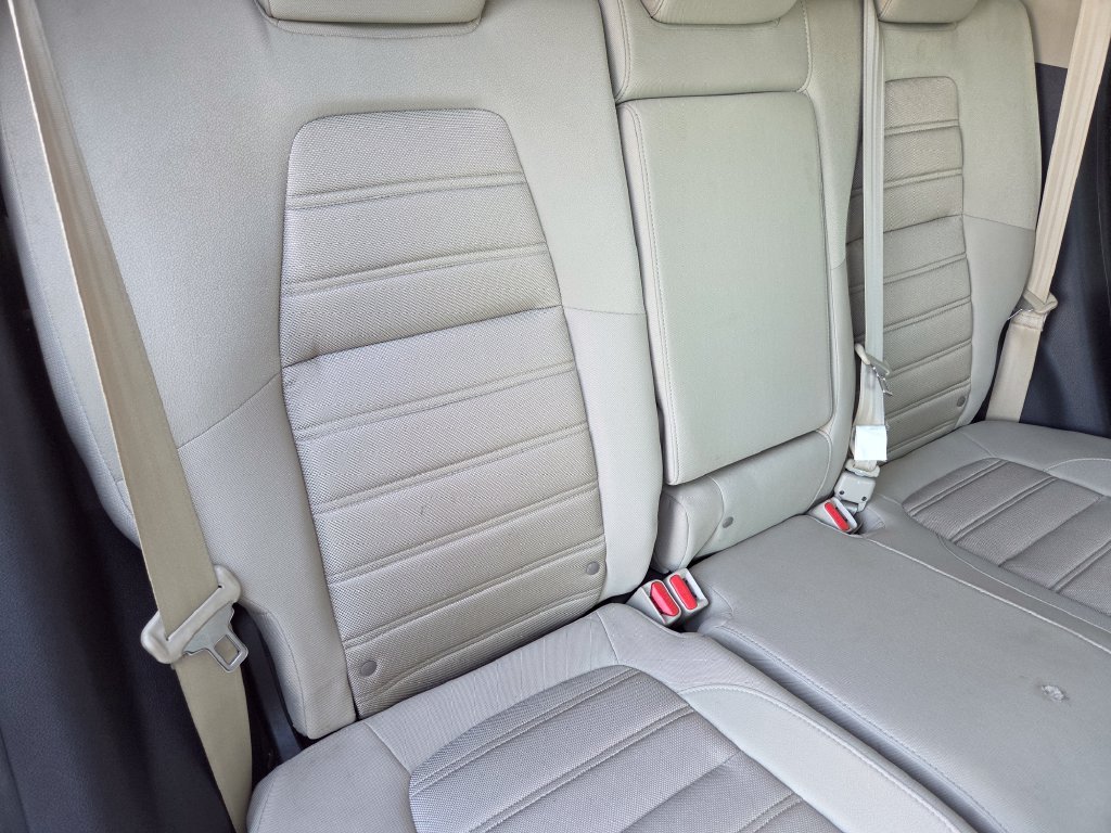 Used 2018  Honda EX image 18