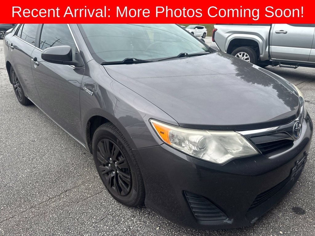 Used 2014 Magnetic Gray Metallic Toyota LE image 2