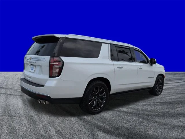 Used 2024 Beige Chevrolet High Country image 4