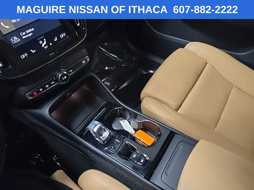 Used 2021 Blue Volvo T5 Inscription image 27