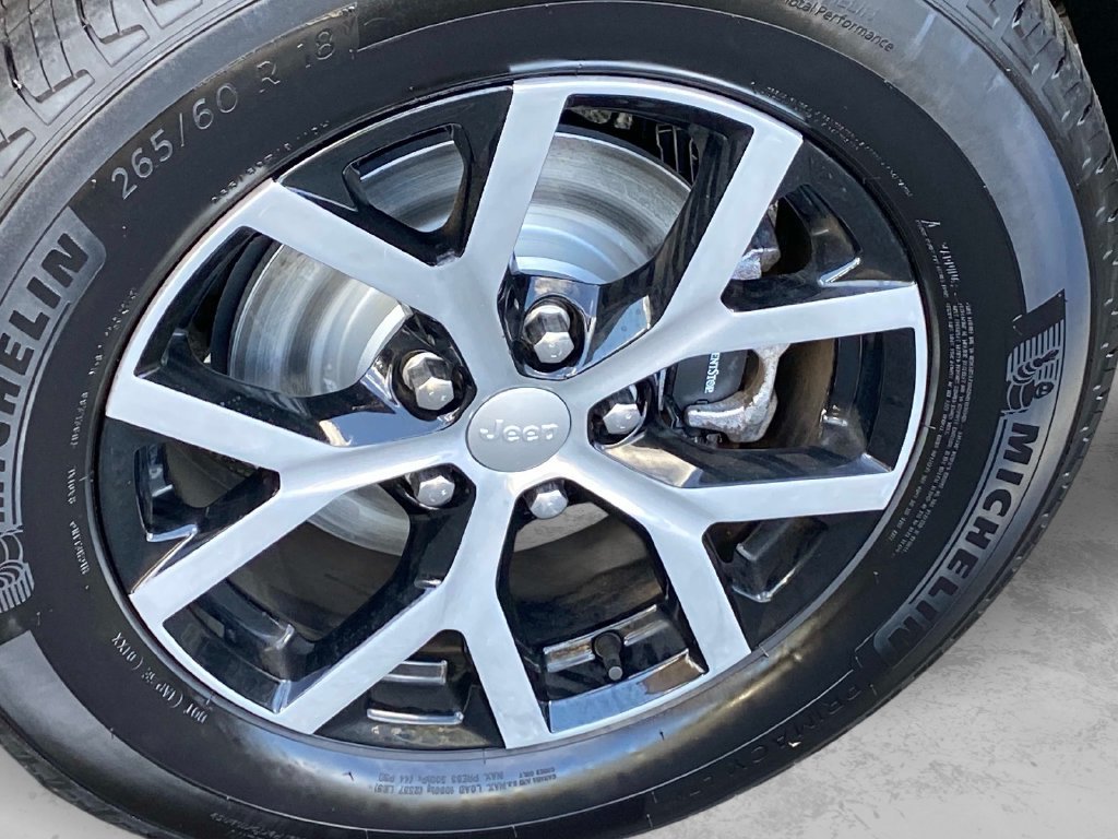 Used 2023 Gray Jeep Limited image 31