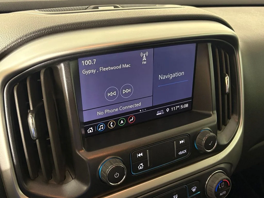 Used 2022 Blue Chevrolet ZR2 image 23