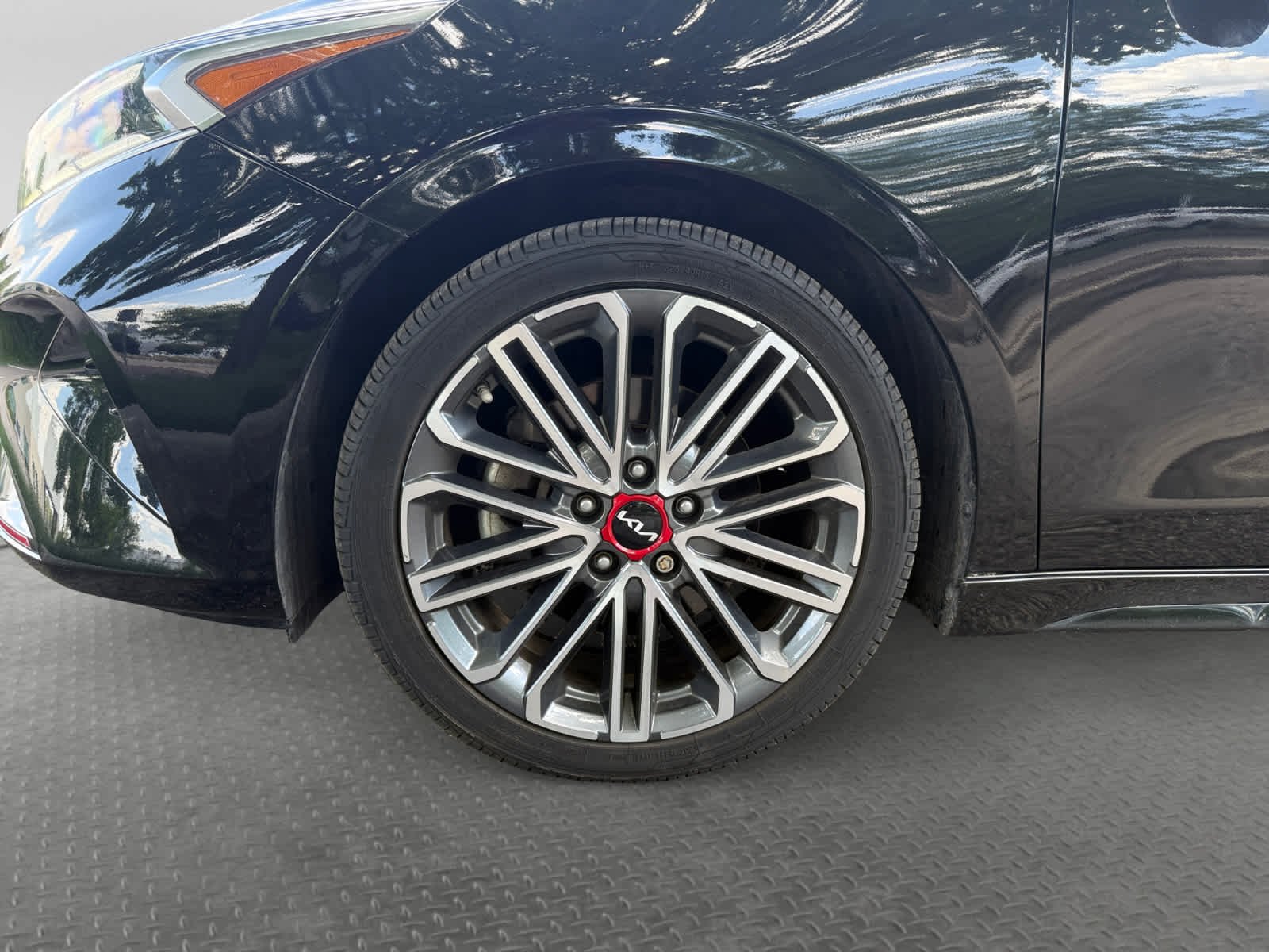 Certified Used 2022 Aurora Black Kia GT image 9