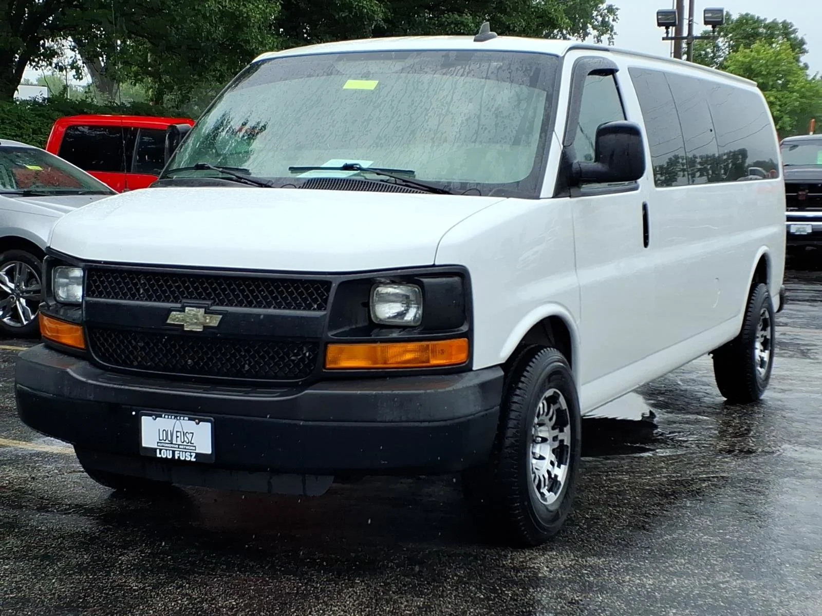 Used 2016 Summit White Chevrolet Paratransit image 3