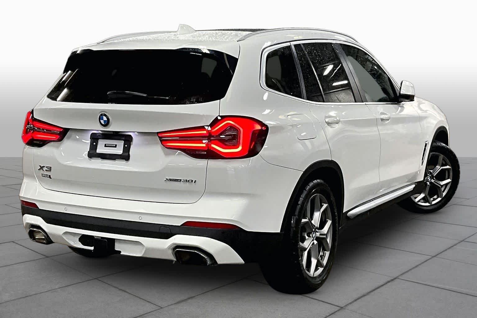 Used 2022 Alpine White BMW xDrive30i image 13