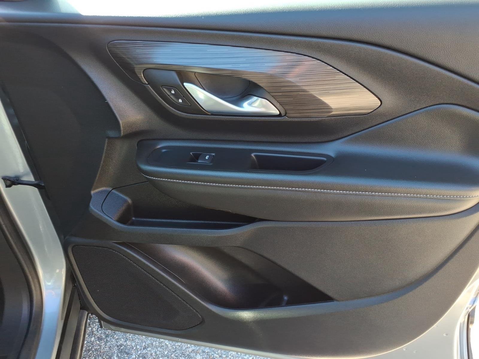 Used 2024 Sterling Metallic GMC SLE image 23