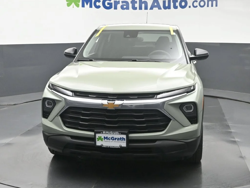 Used 2025 Green Chevrolet LS image 6