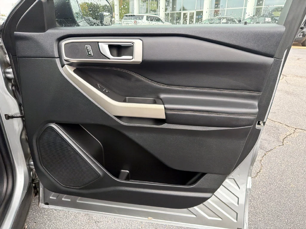 Used 2023 Silver Ford XLT image 14