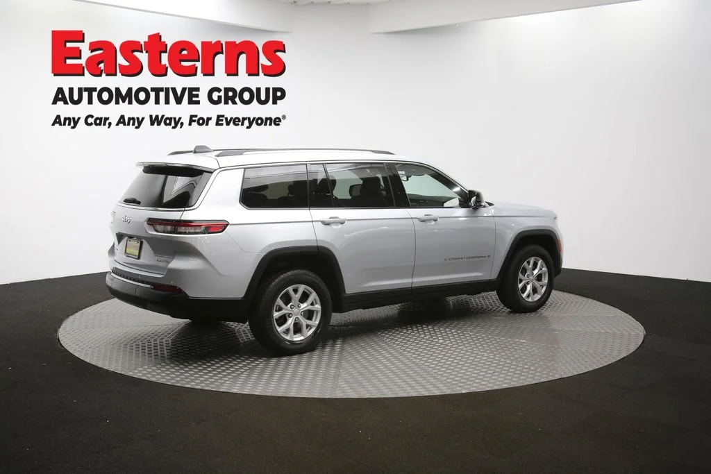 Used 2023 Silver Jeep Limited image 43