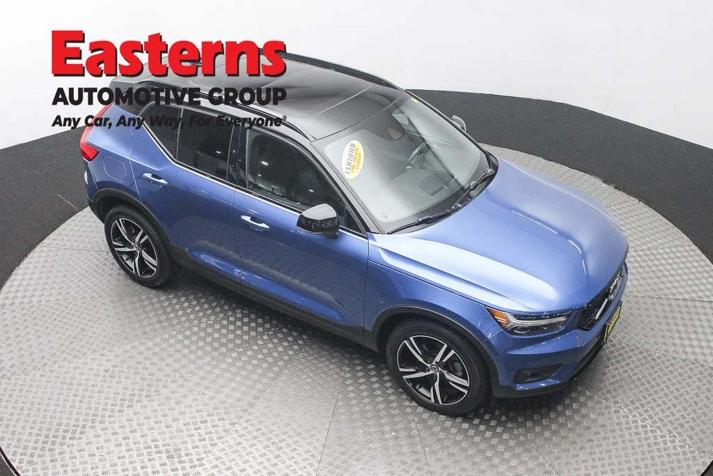 Used 2020 Blue Volvo R-Design image 3
