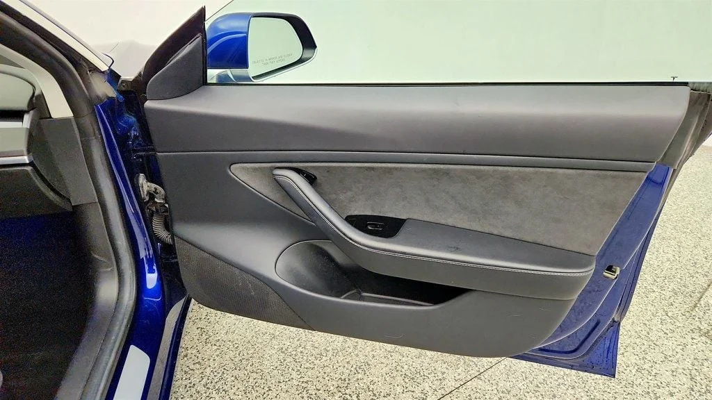 Used 2018 Deep Blue Metallic Tesla Long Range Battery RWD w/ 19