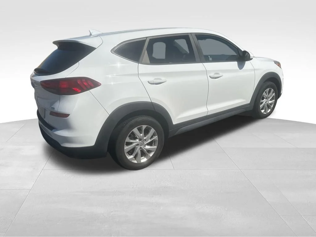 Used 2019 White Hyundai SE image 14