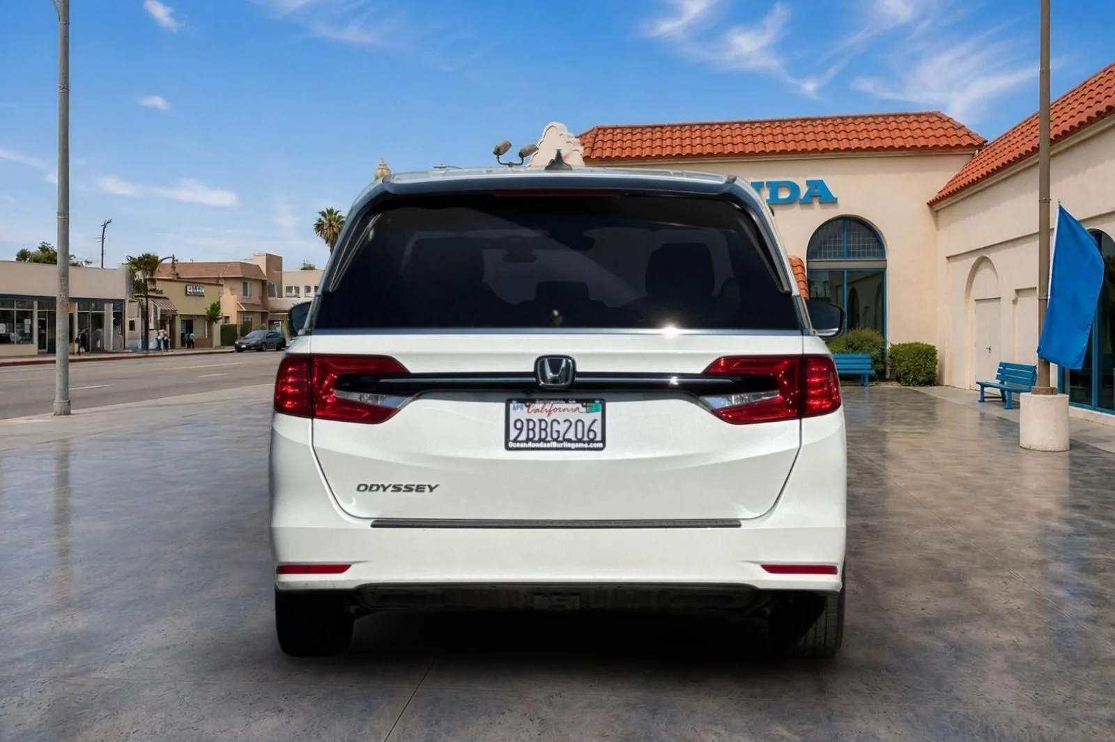 Certified Used 2022 Platinum White Pearl Honda EX-L image 5