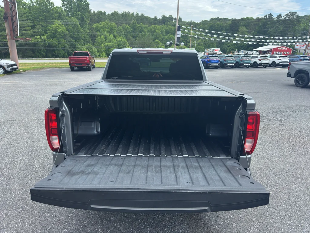 Used 2021 Satin Steel Metallic GMC Elevation image 17