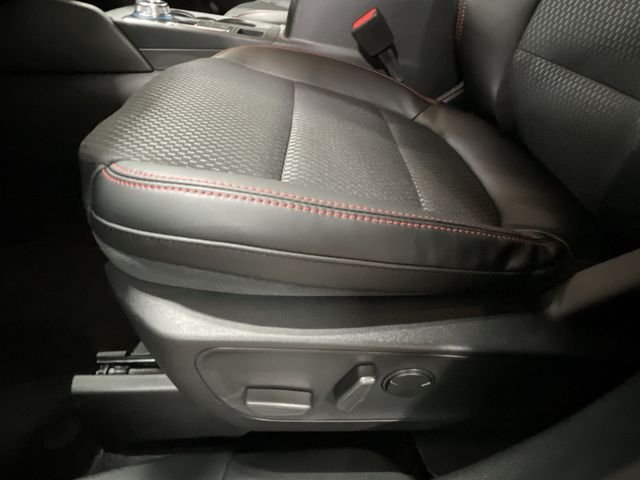 New 2026 Star White Metallic Tri-coat Ford ST-Line image 18