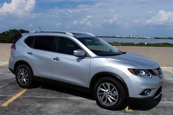 Used 2014 Silver Nissan SL image 2