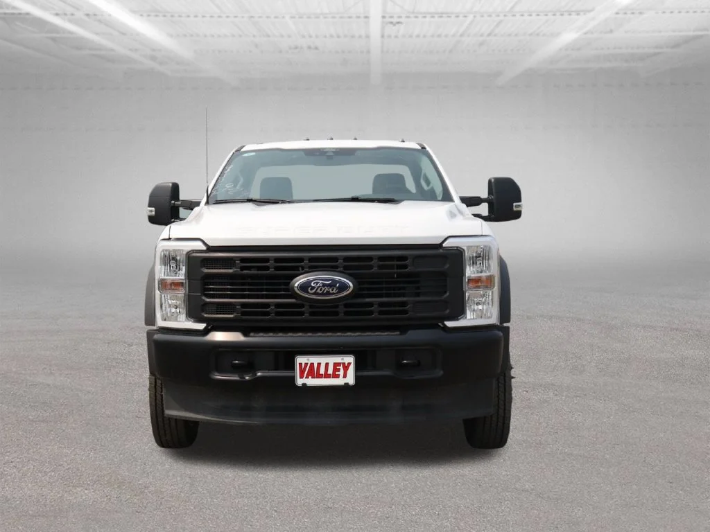 New 2026 Oxford White Ford F-550® XL image 3