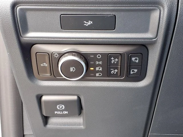 New 2026 Avalanche Ford XLT image 10