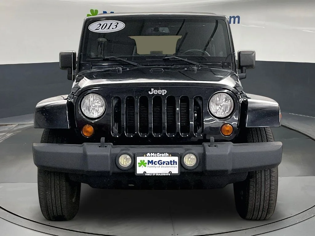 Used 2013 Black Jeep Unlimited Sahara image 5
