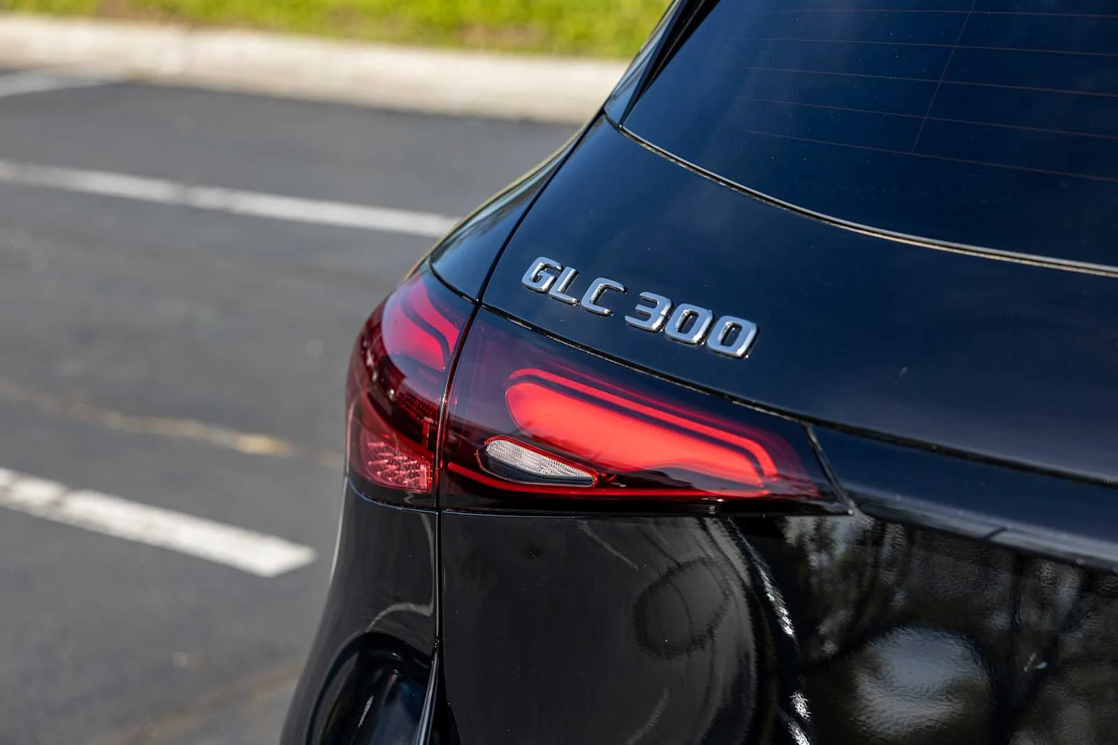 New 2026 BLACK Mercedes-Benz GLC 300 image 32