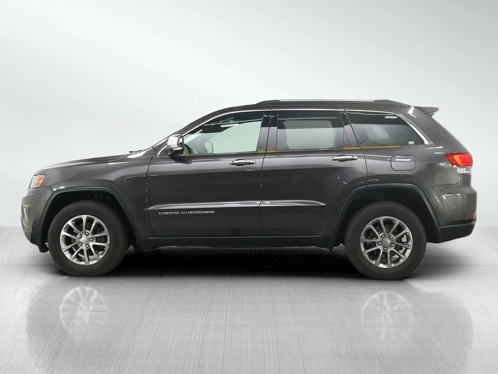 Used 2015 Jeep Grand Cherokee Limited with VIN 1C4RJFBG5FC768386 for sale in Hopkins, Minnesota