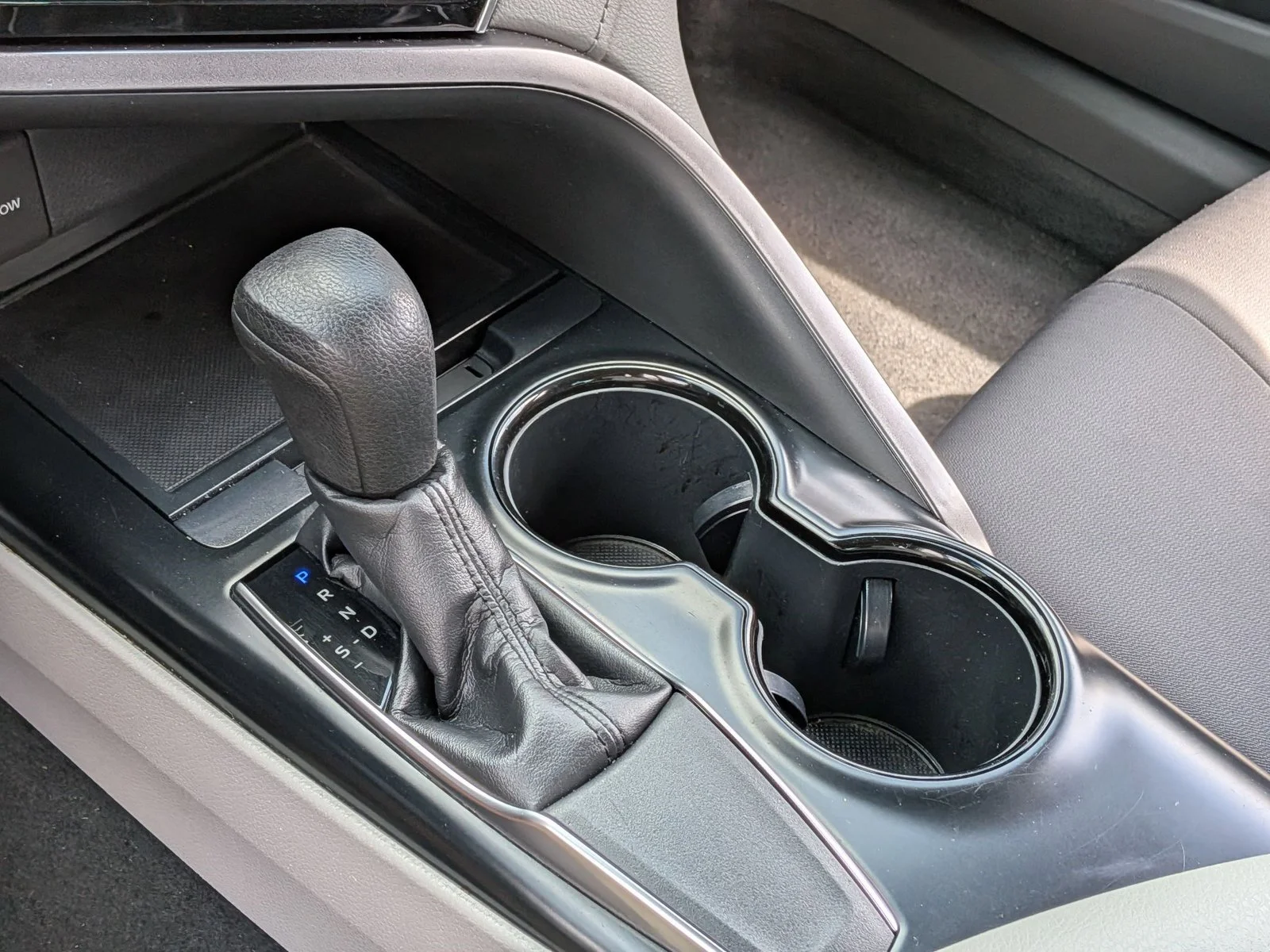 Used 2018 Celestial Silver Metallic Toyota L image 13