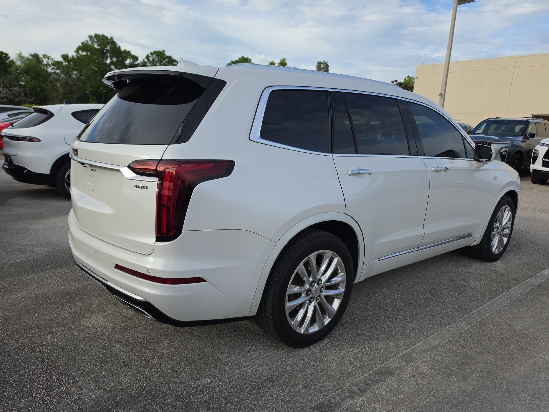 Used 2021 White Cadillac Premium Luxury image 5