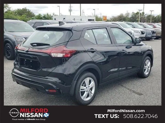 2025 Nissan KICKS PLAY Base - Photo 4