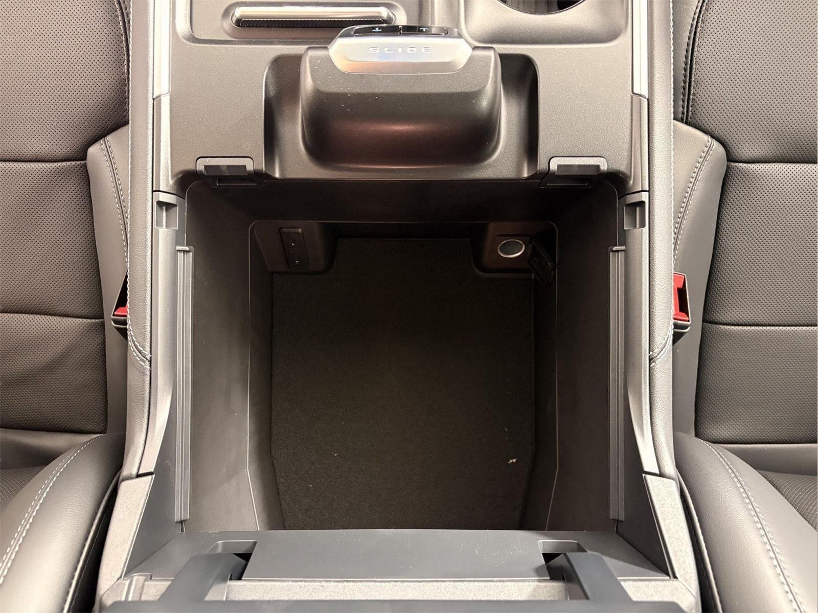 New 2026 Glacier Gray Metallic Tri-Coat Ford Platinum® image 35