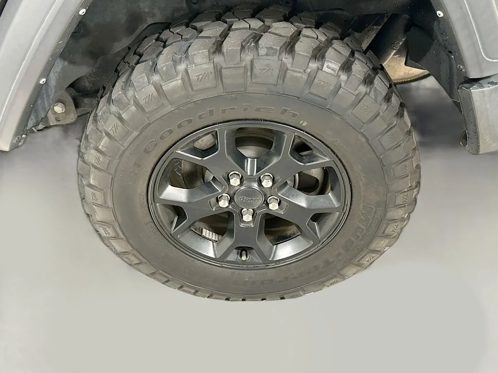 Used 2022 Gray Jeep Unlimited Willys image 32