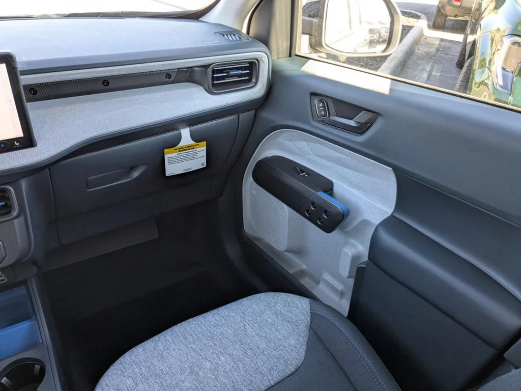 New 2025 Azure Gray Metallic Tri-Coat Ford XLT image 18