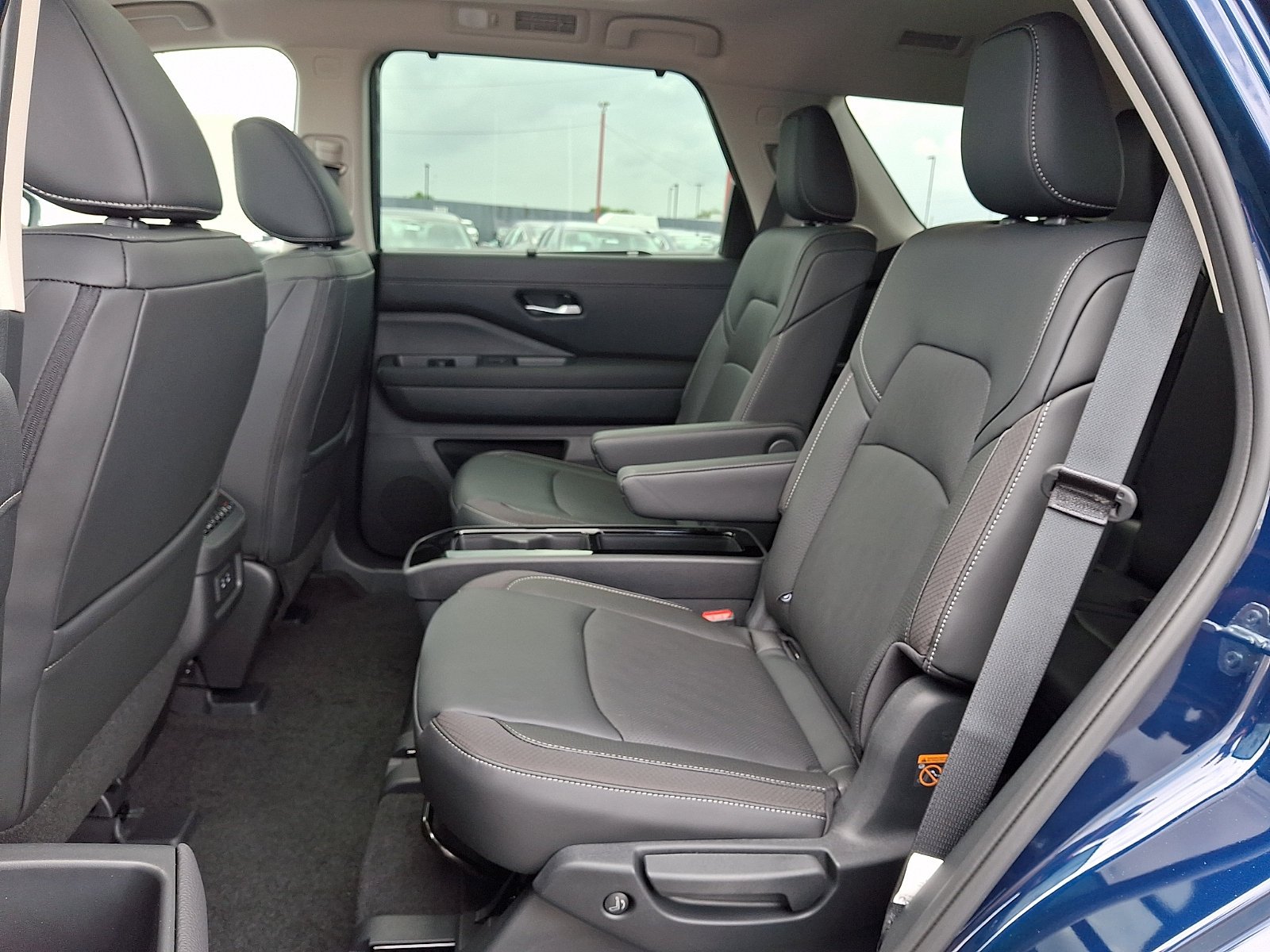 New 2026 Deep Ocean Blue Pearl Nissan SL image 6
