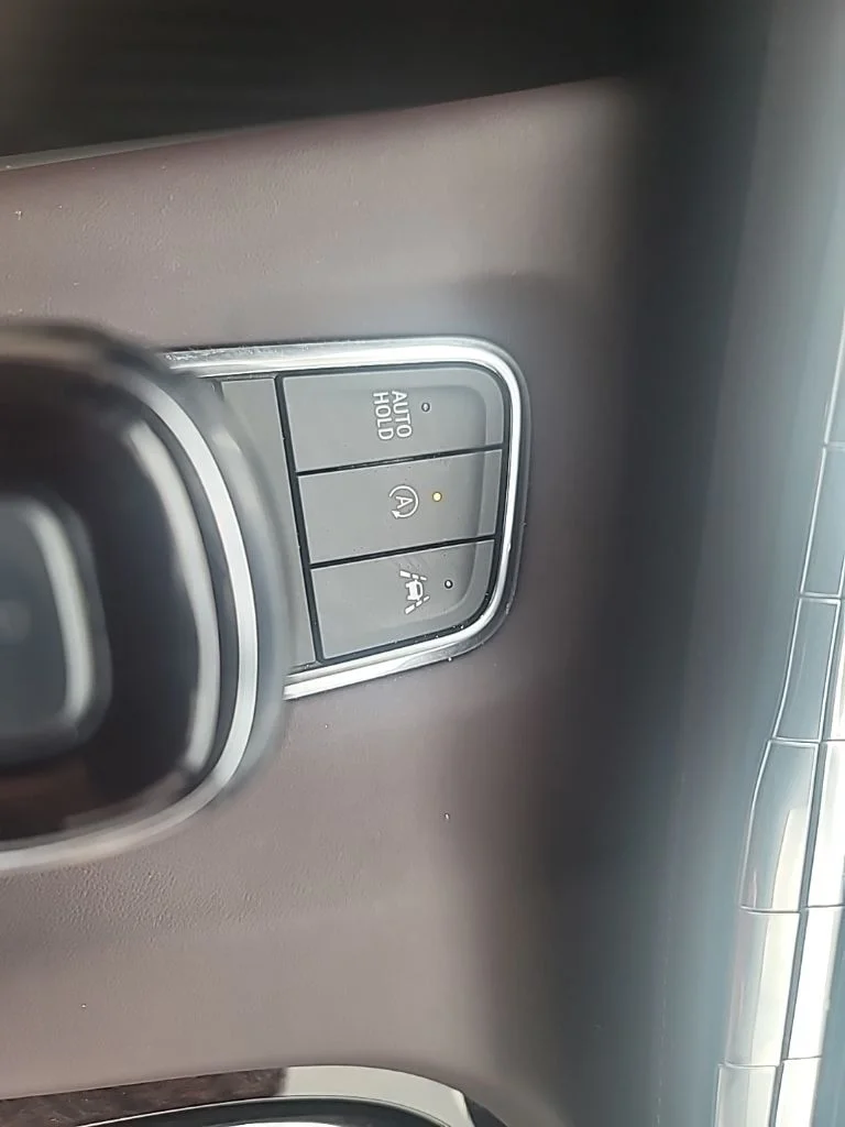 Used 2024 Silver Cadillac Sport Platinum image 30