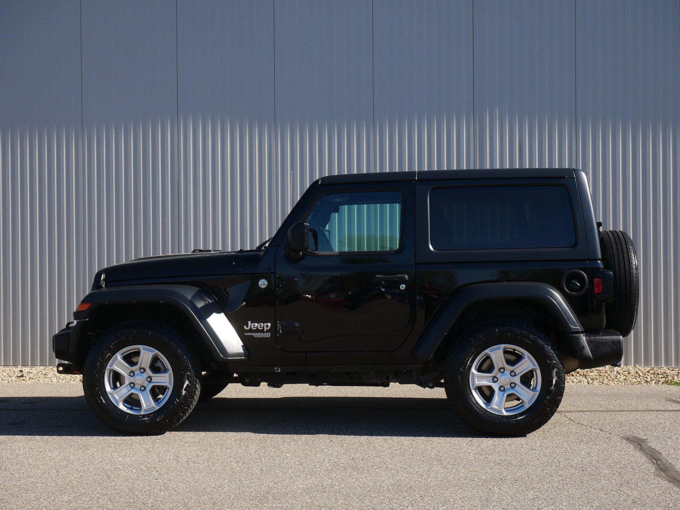 Used 2019 Jeep Wrangler Sport S with VIN 1C4GJXAG5KW577381 for sale in Hastings, Minnesota