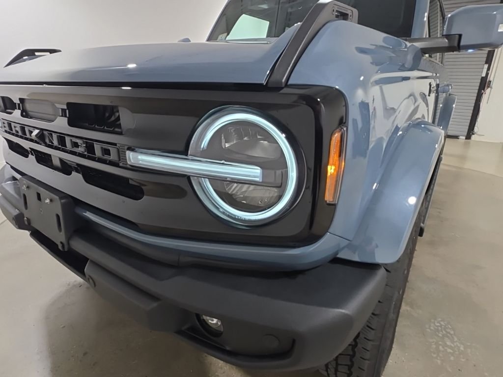 Used 2025 Azure Gray Metallic Ford Outer Banks image 10