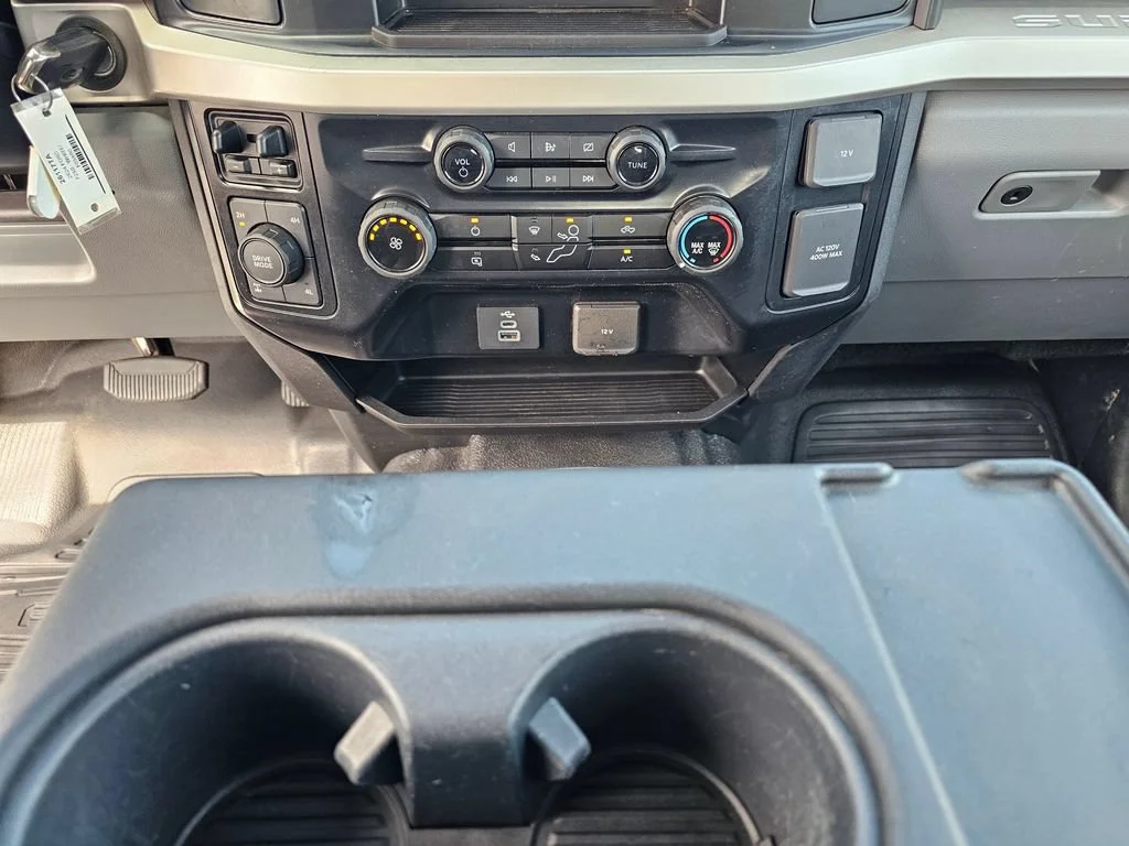 Used 2024 Oxford White Ford XL image 25