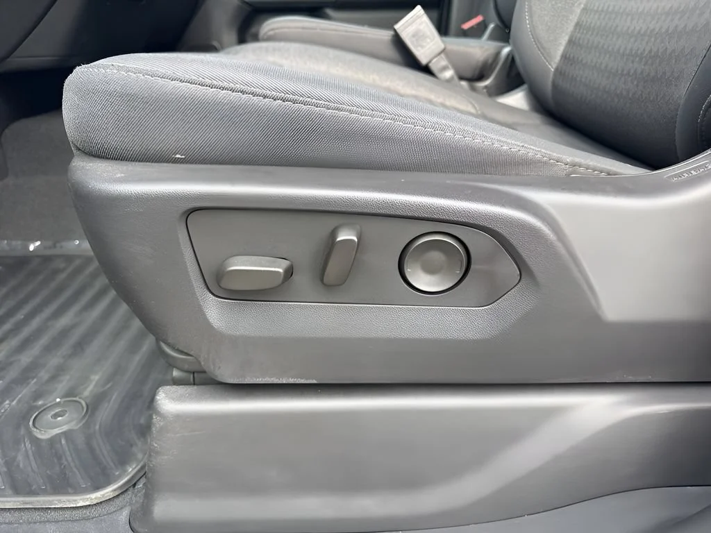 Used 2024 Summit White Chevrolet Custom image 10