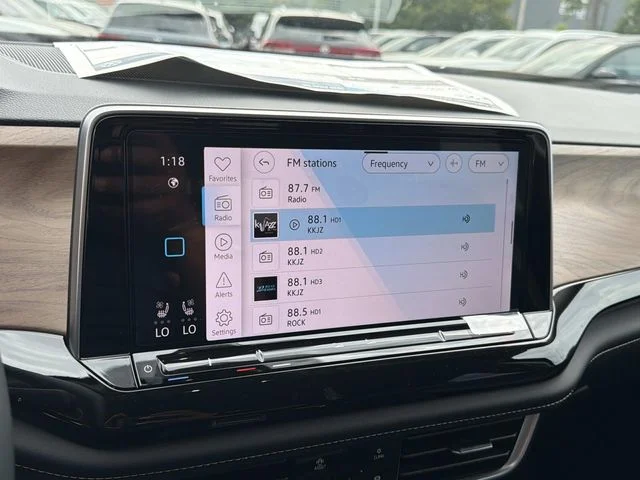 New 2026 Black Volkswagen 2.0T SE image 21