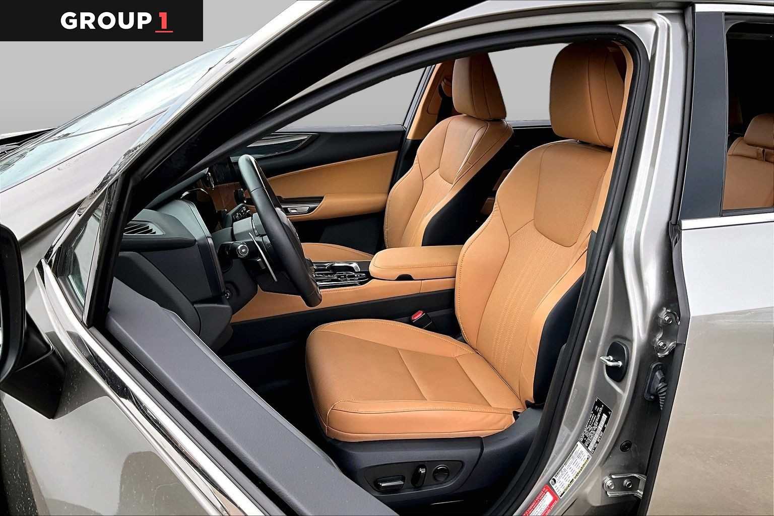 Used 2025 Atomic Silver Lexus Premium image 7